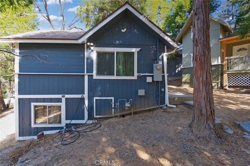 29083 Hook Creek Cedar Glen, CA 92321