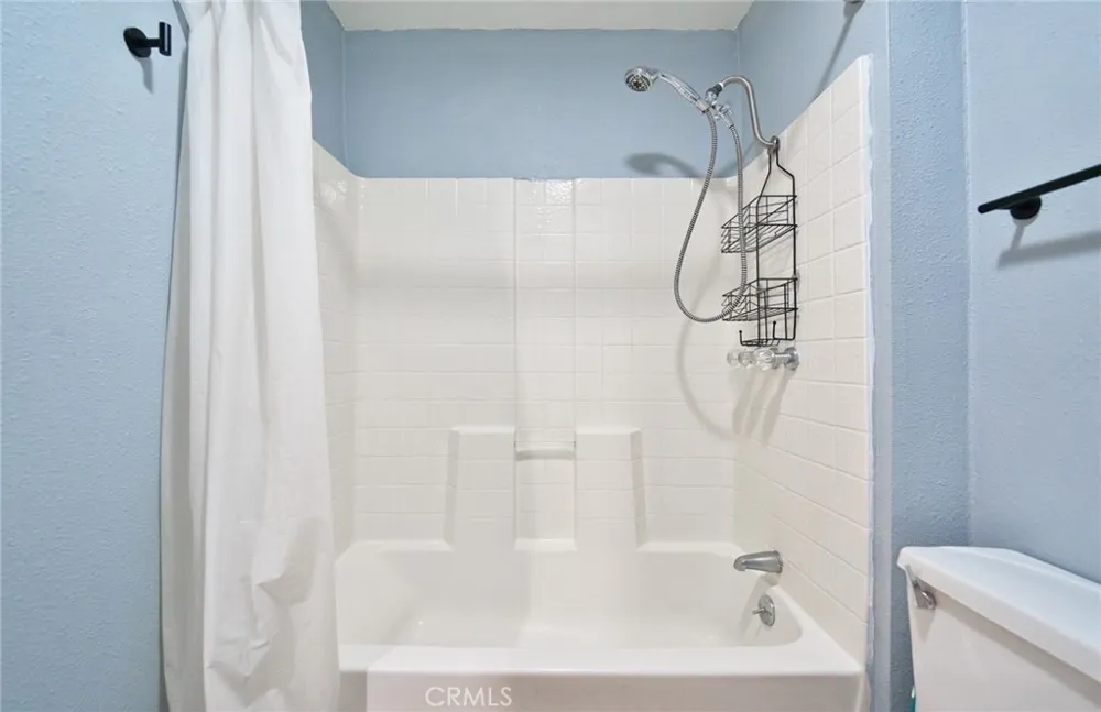 29083 Hook Creek Cedar Glen, CA 92321