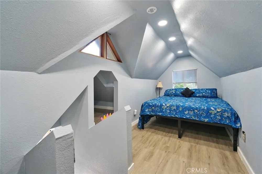 29083 Hook Creek Cedar Glen, CA 92321