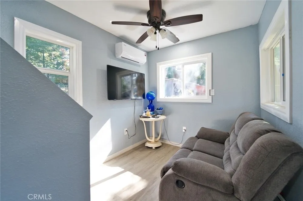 29083 Hook Creek Cedar Glen, CA 92321