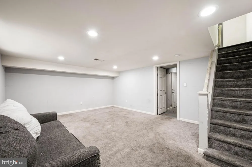 6226 SMEDLEY STREET Philadelphia, PA 19141