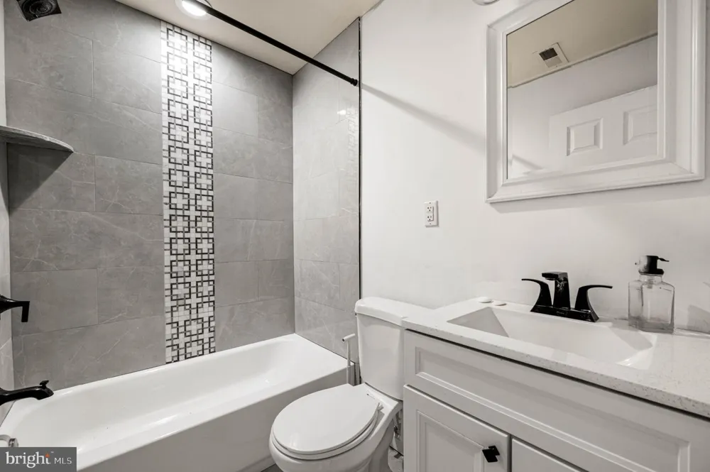 6226 SMEDLEY STREET Philadelphia, PA 19141