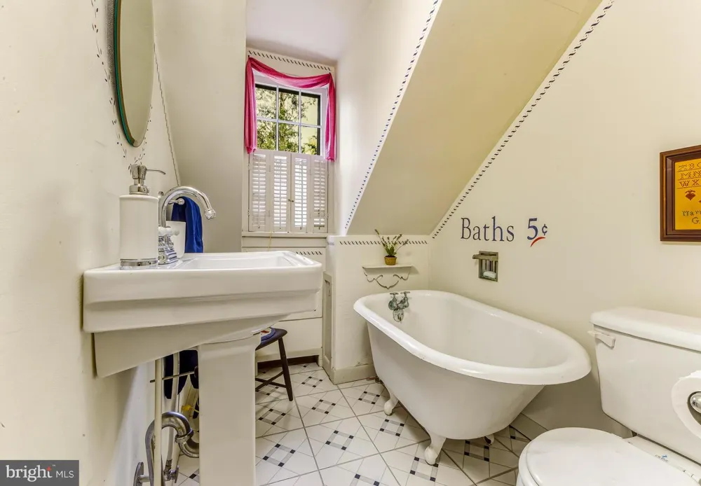 1349 KINGS HIGHWAY Pilesgrove, NJ 08098