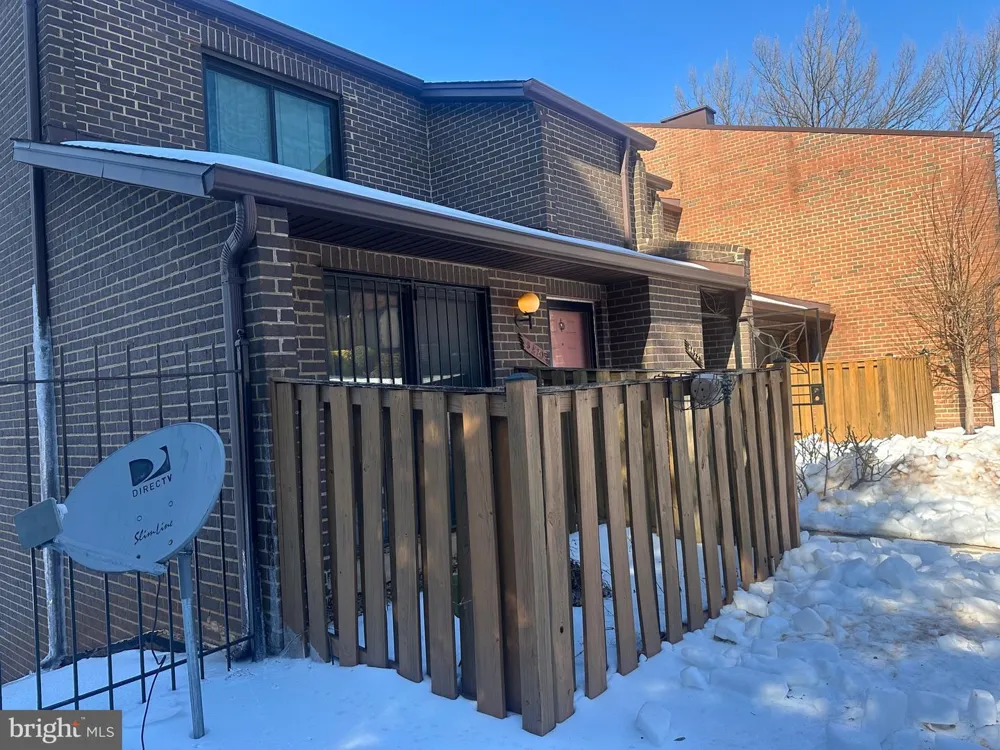 3422 SUMMIT COURT NE Washington, DC 20018
