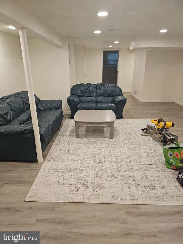 3372 OLD LINE AVENUE Laurel, MD 20724