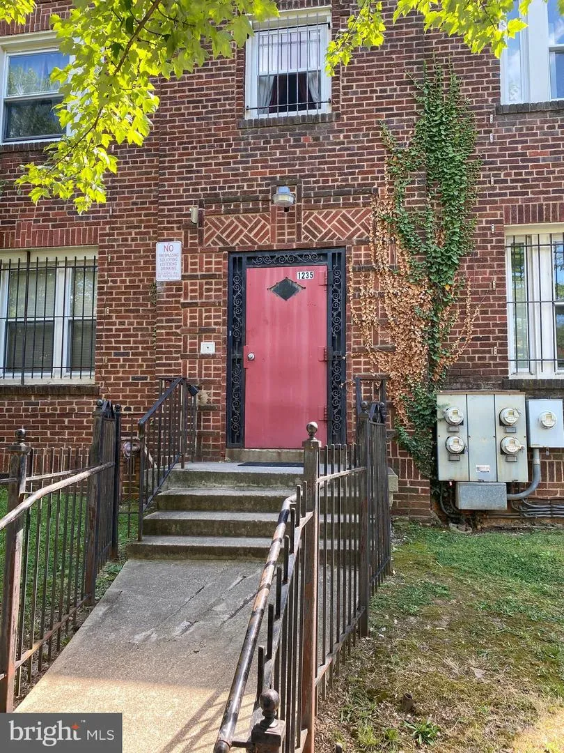 1235 HOLBROOK TERRACE NE Washington, DC 20002