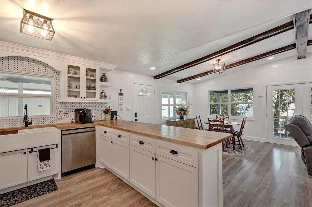 354 Edgewater Way Point Blank, TX 77364