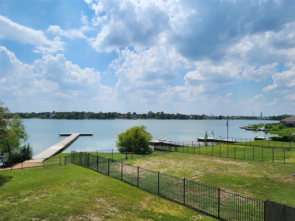 1439 Friendship Trail Seabrook, TX 77586