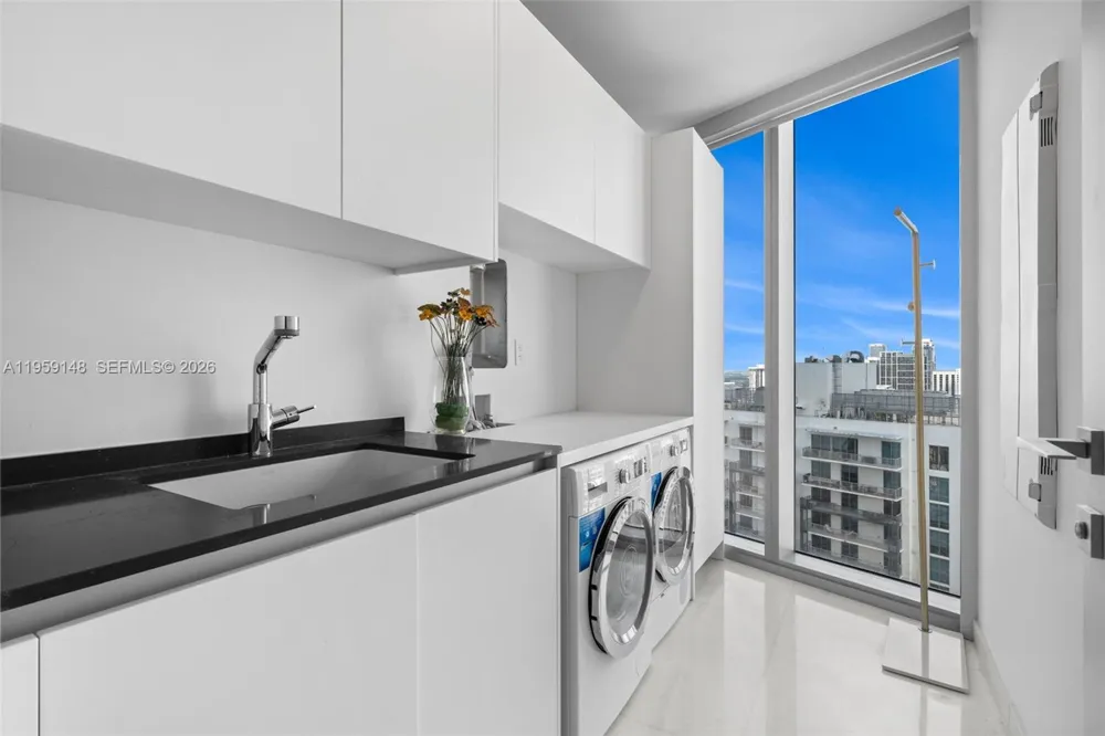 300 Biscayne Blvd Way #4602 Miami, FL 33131