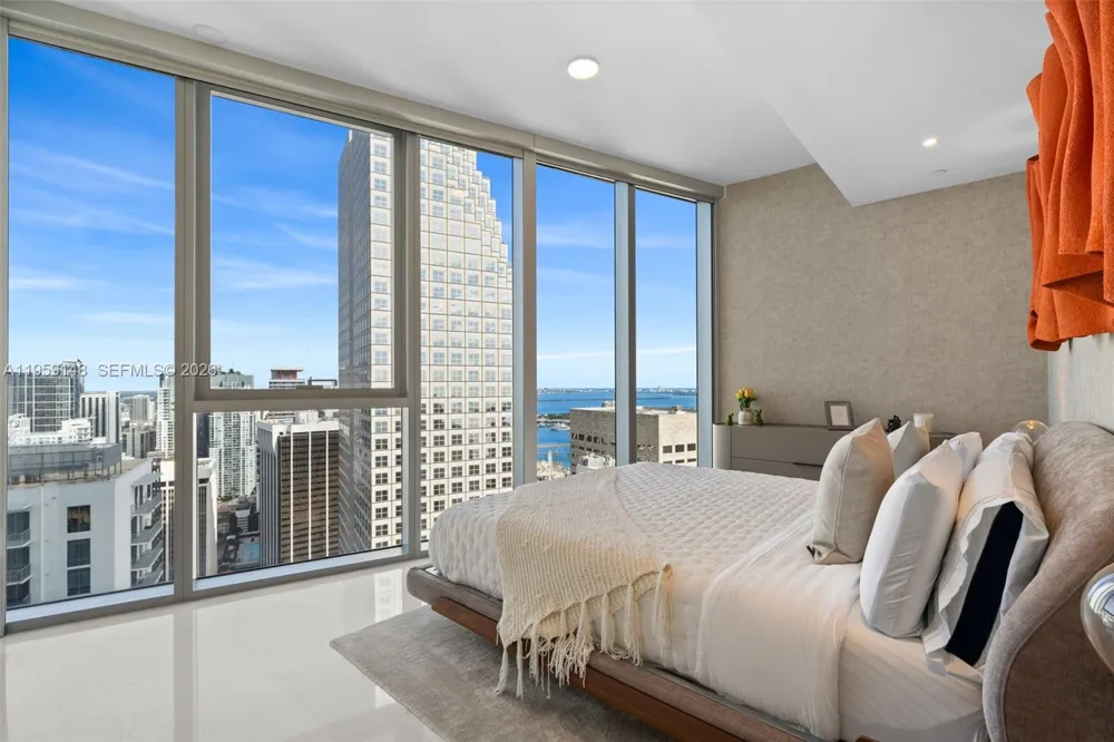 300 Biscayne Blvd Way #4602 Miami, FL 33131