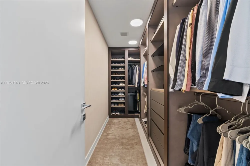 300 Biscayne Blvd Way #4602 Miami, FL 33131