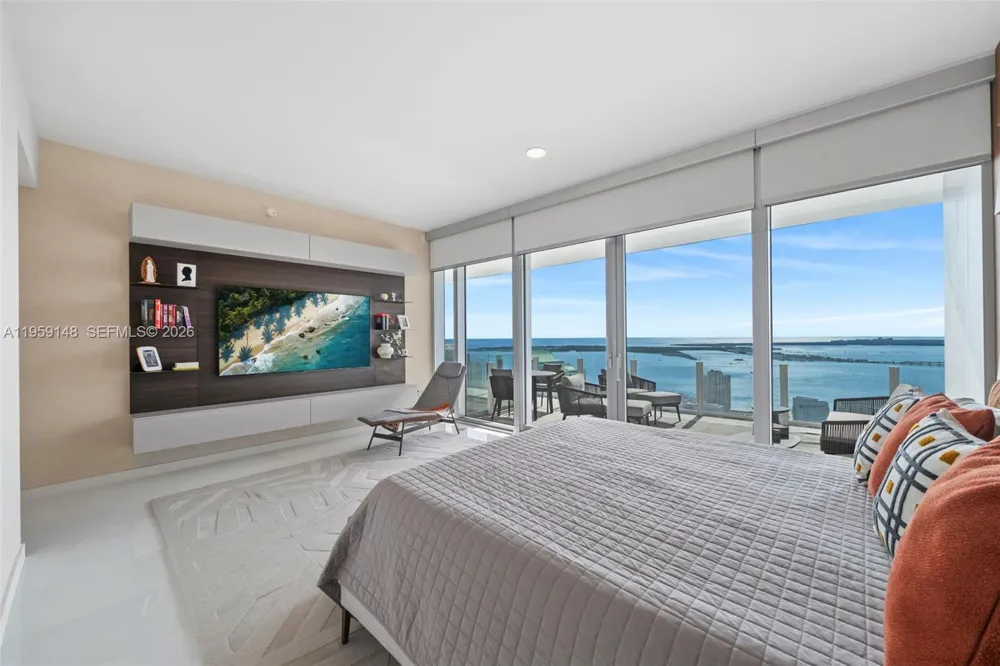 300 Biscayne Blvd Way #4602 Miami, FL 33131