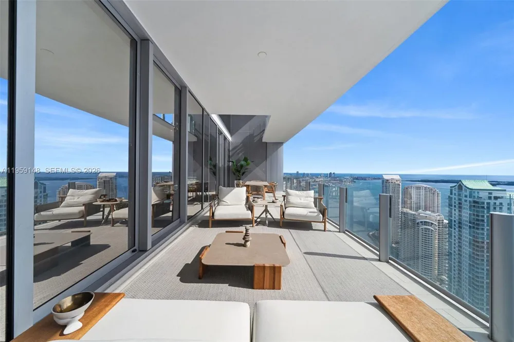 300 Biscayne Blvd Way #4602 Miami, FL 33131