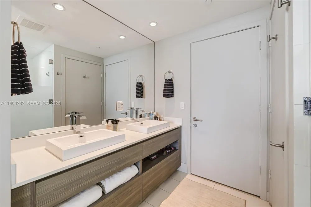 460 NE 28 #704 Miami, FL 33137