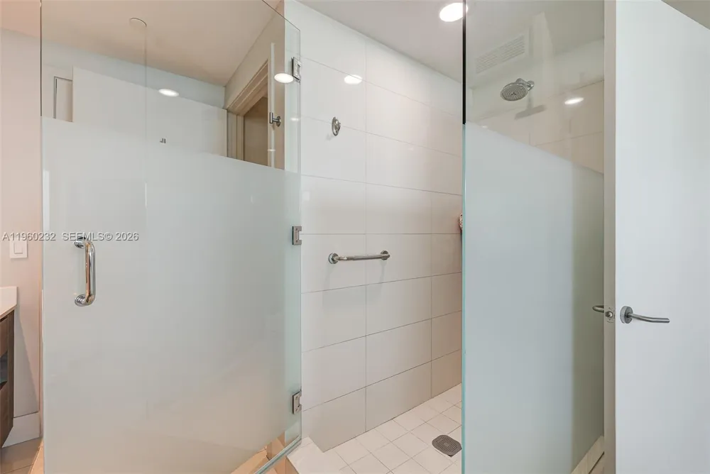 460 NE 28 #704 Miami, FL 33137