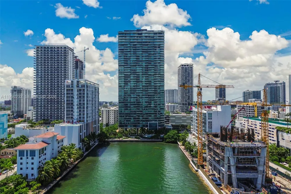 460 NE 28 #704 Miami, FL 33137