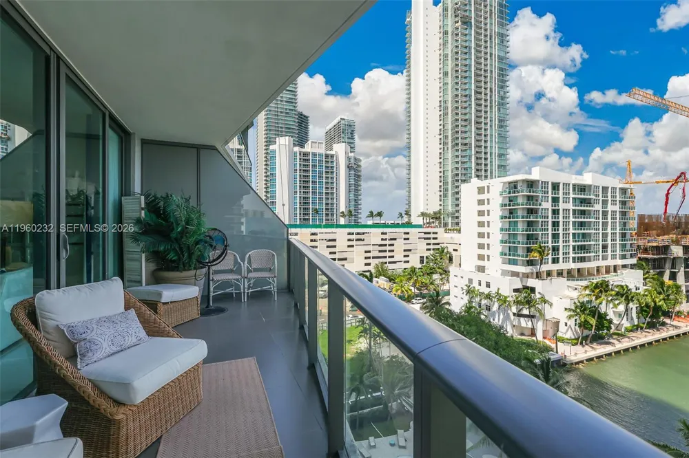 460 NE 28 #704 Miami, FL 33137