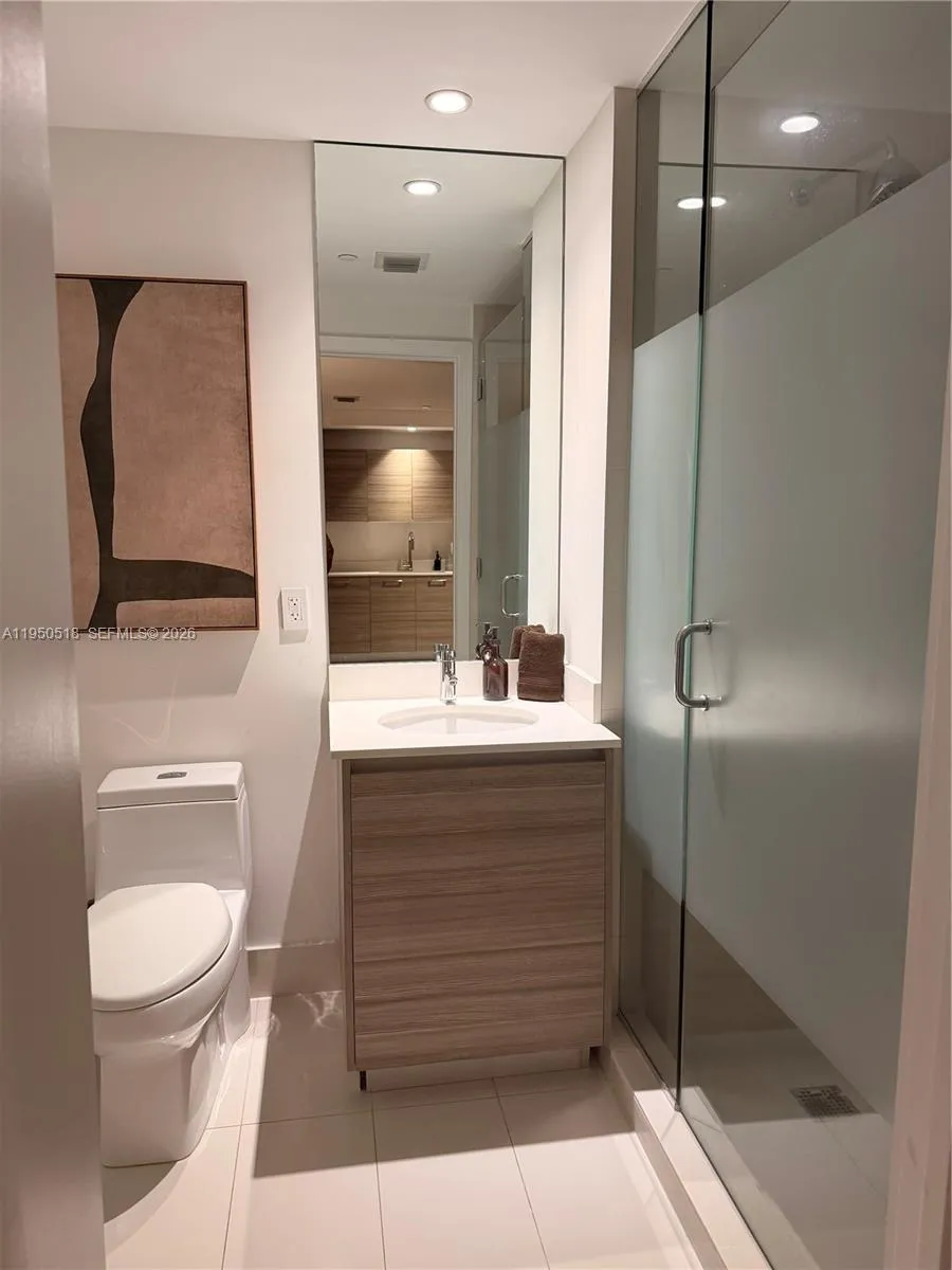 121 NE 34th St #2806A Miami, FL 33137