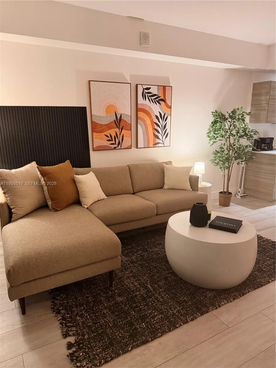 121 NE 34th St #2806A Miami, FL 33137