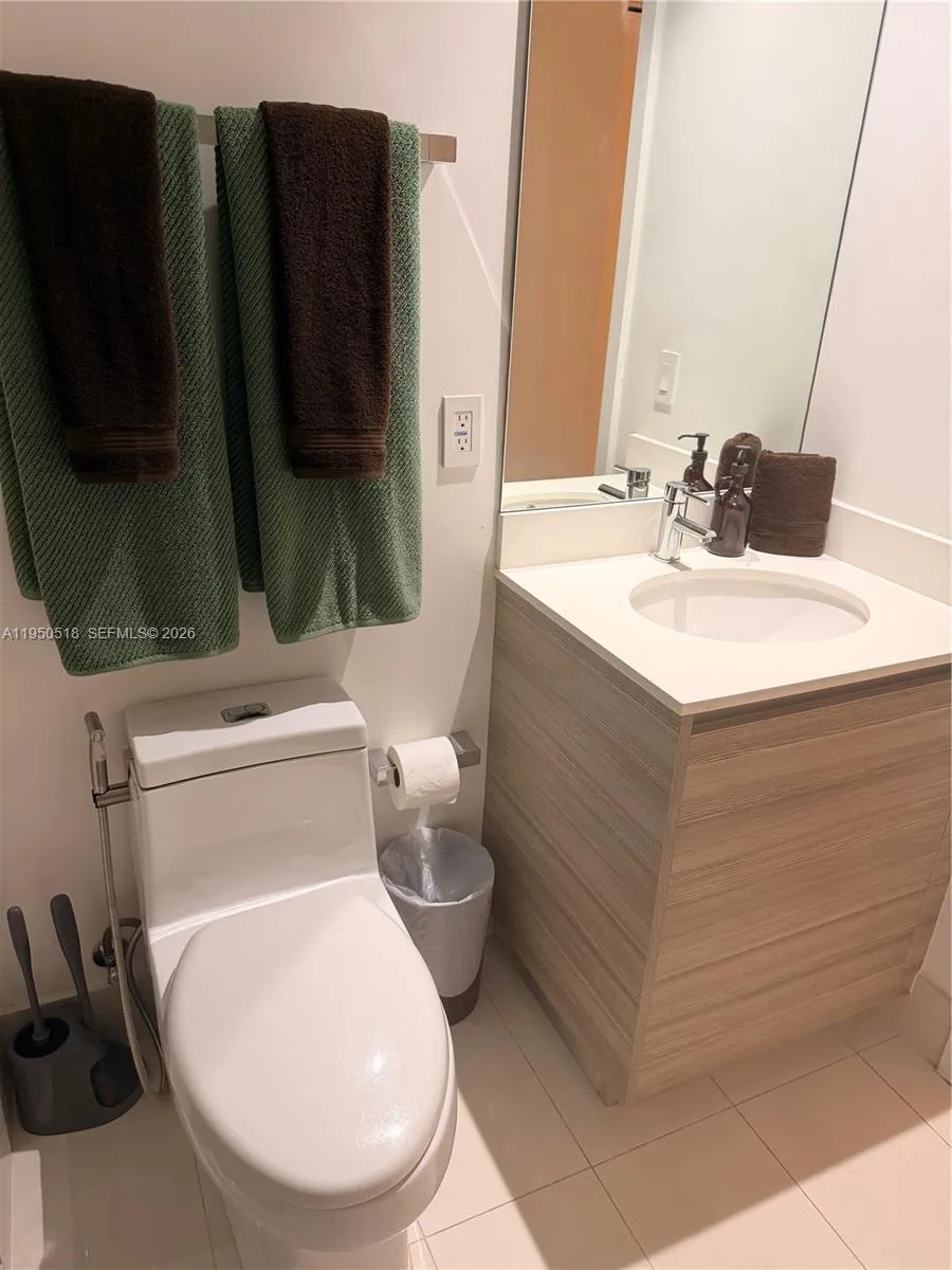 121 NE 34th St #2806A Miami, FL 33137