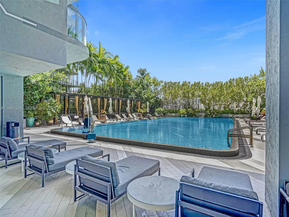 121 NE 34th St #2806A Miami, FL 33137
