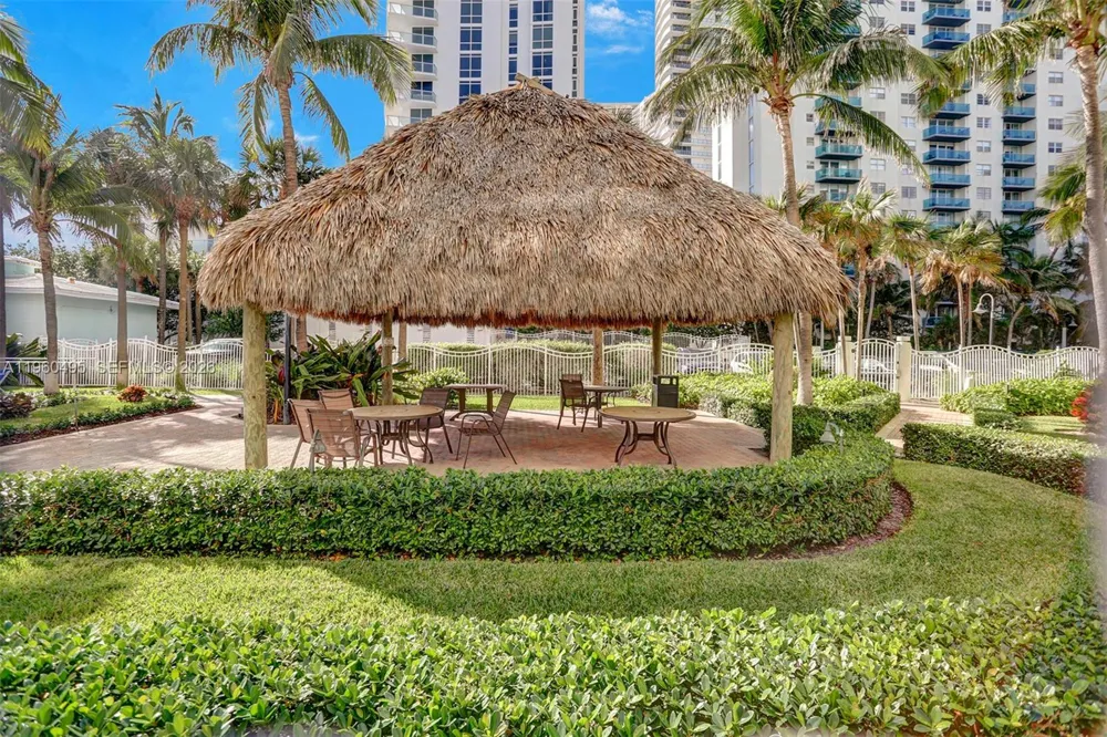 3901 S Ocean Dr #2J Hollywood, FL 33019