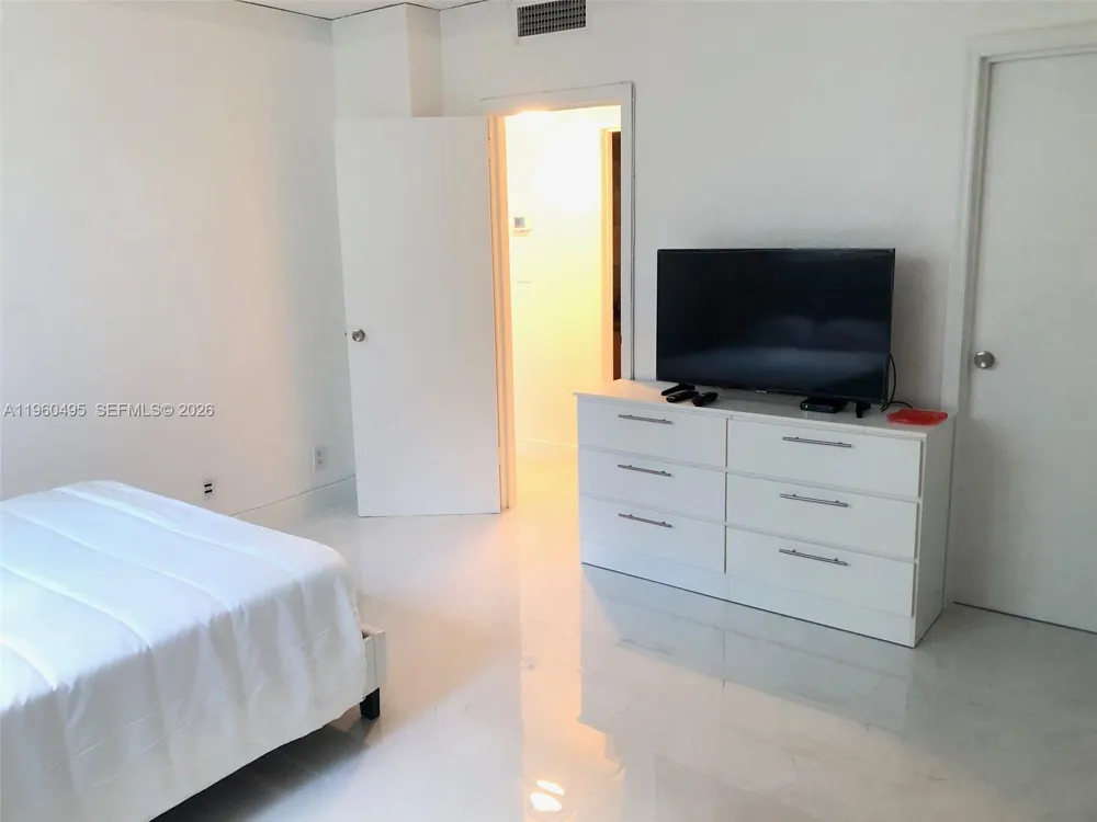 3901 S Ocean Dr #2J Hollywood, FL 33019