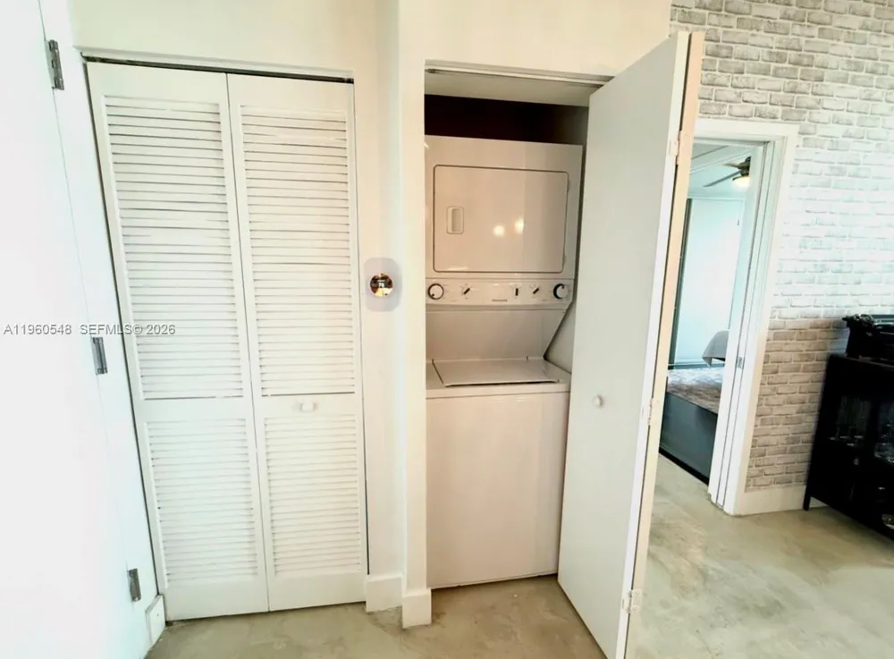 2001 Biscayne Blvd #3608 Miami, FL 33137