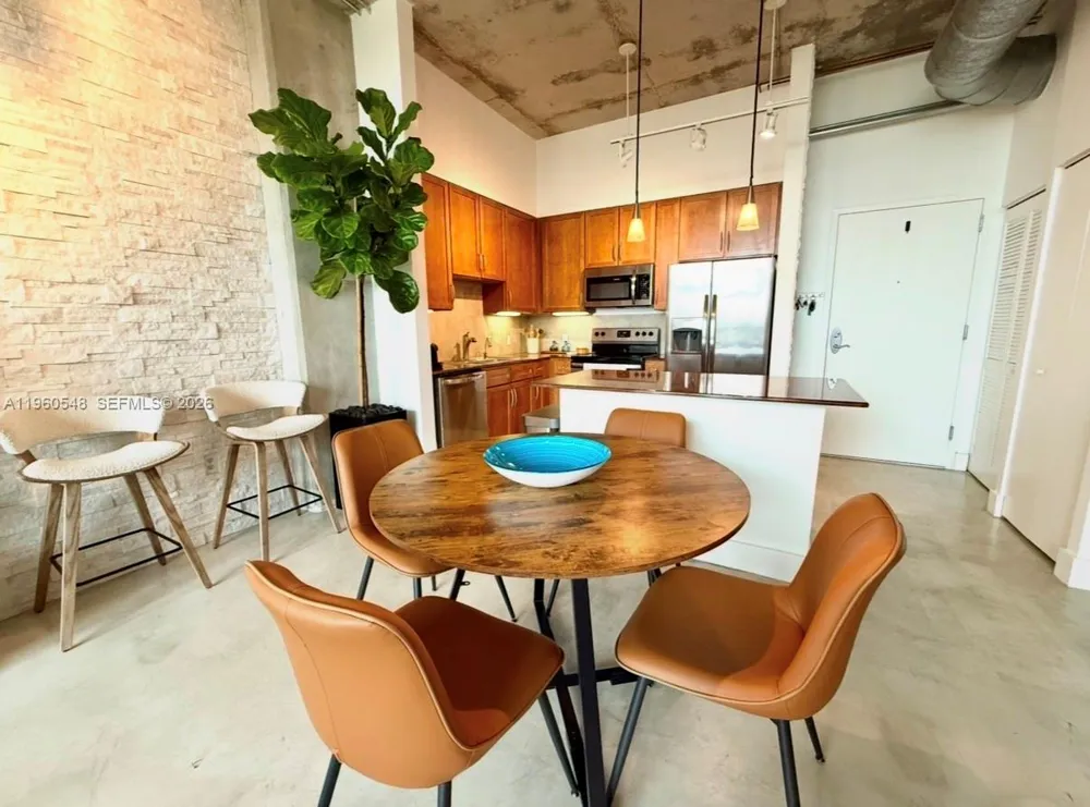 2001 Biscayne Blvd #3608 Miami, FL 33137