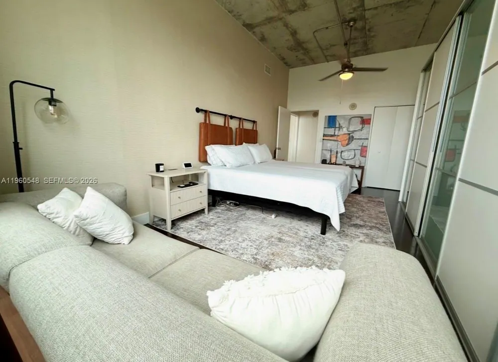 2001 Biscayne Blvd #3608 Miami, FL 33137