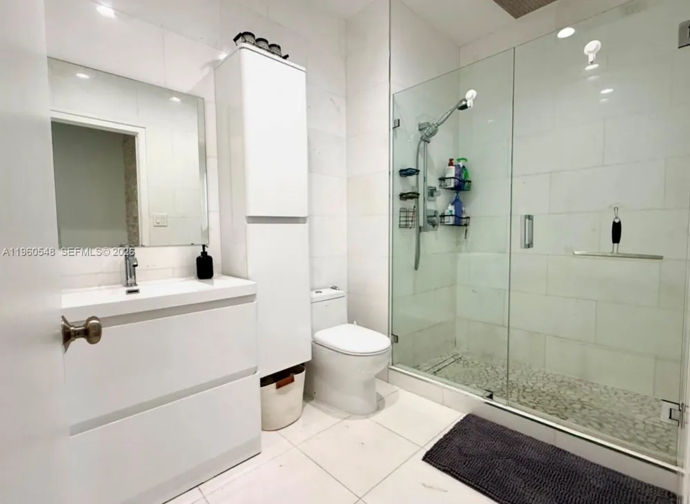 2001 Biscayne Blvd #3608 Miami, FL 33137