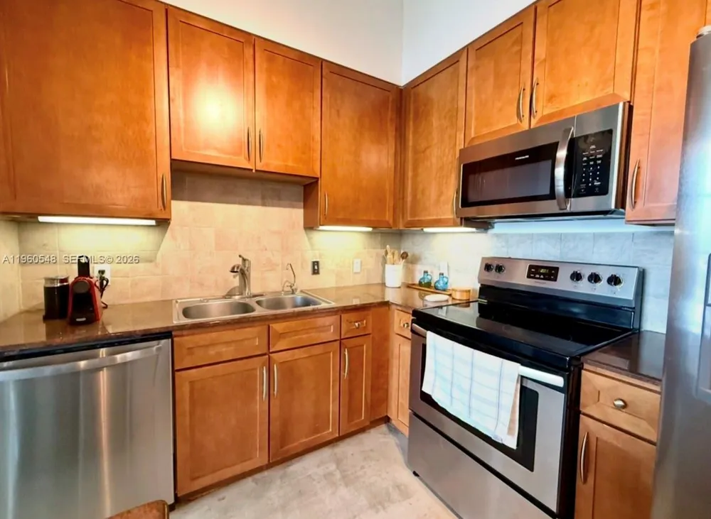 2001 Biscayne Blvd #3608 Miami, FL 33137