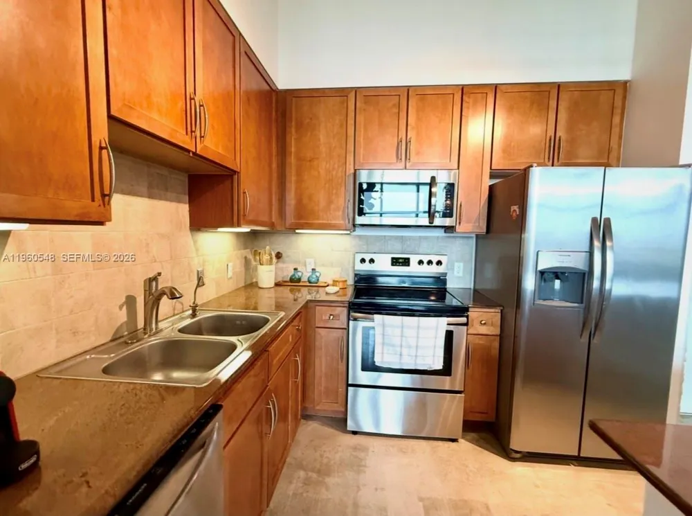 2001 Biscayne Blvd #3608 Miami, FL 33137
