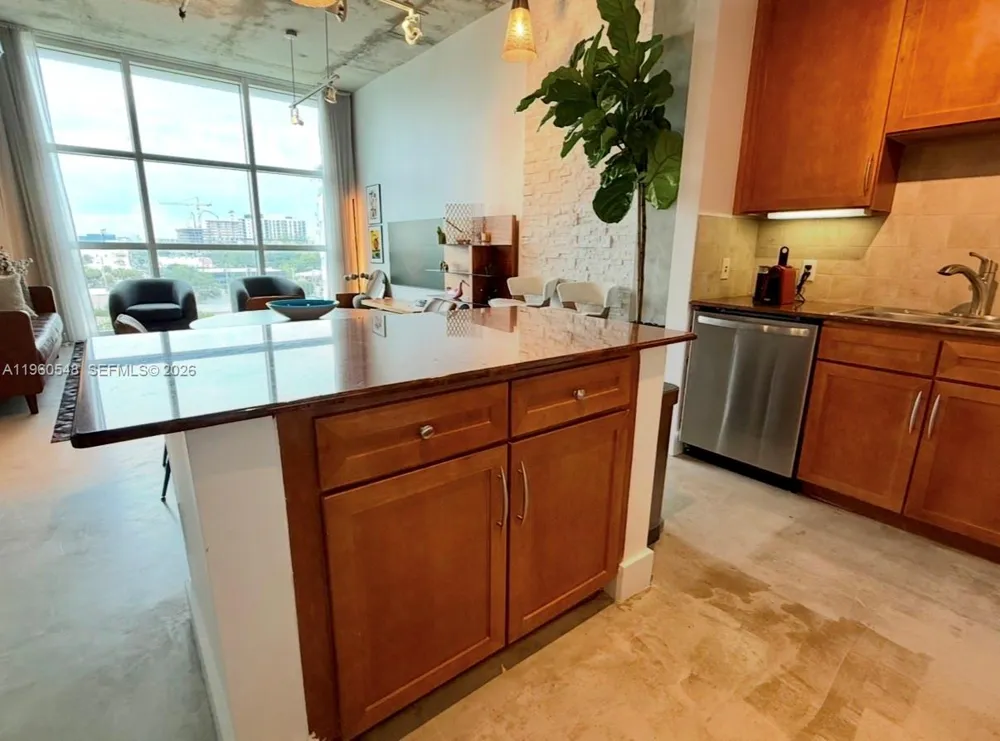 2001 Biscayne Blvd #3608 Miami, FL 33137