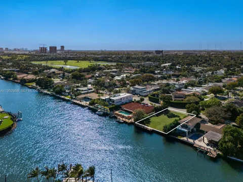 1101 Diplomat Pkwy