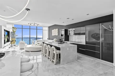 1451 Brickell Ave #4401