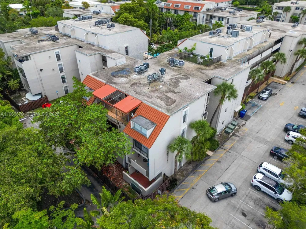 6900 Kendall Dr #A303 Pinecrest, FL 33156
