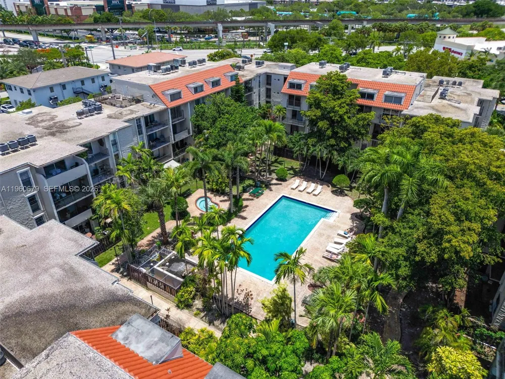 6900 Kendall Dr #A303 Pinecrest, FL 33156