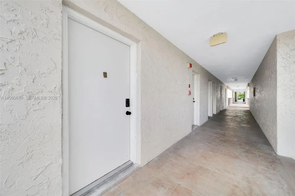 6900 Kendall Dr #A303 Pinecrest, FL 33156