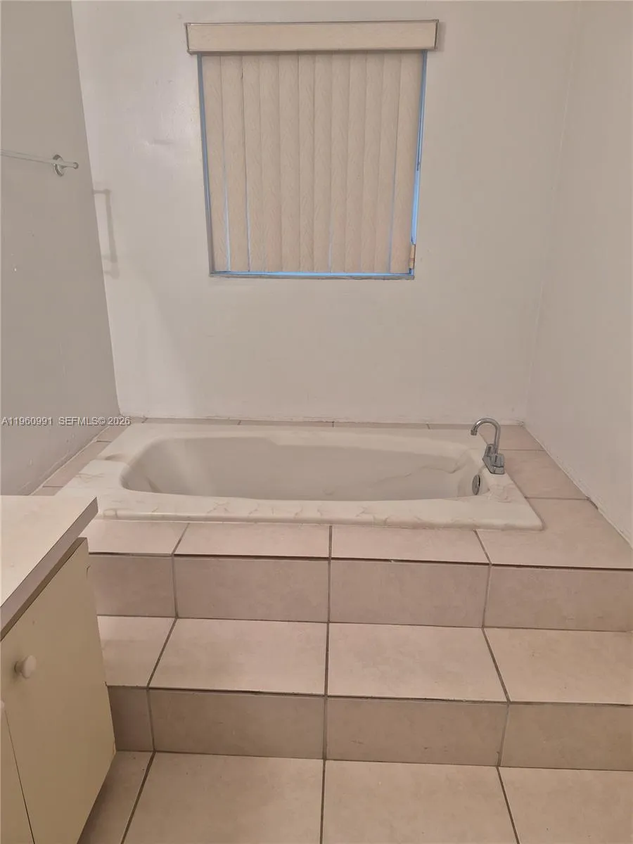 2747 NW 47th Ln #3006 Lauderdale Lakes, FL 33313