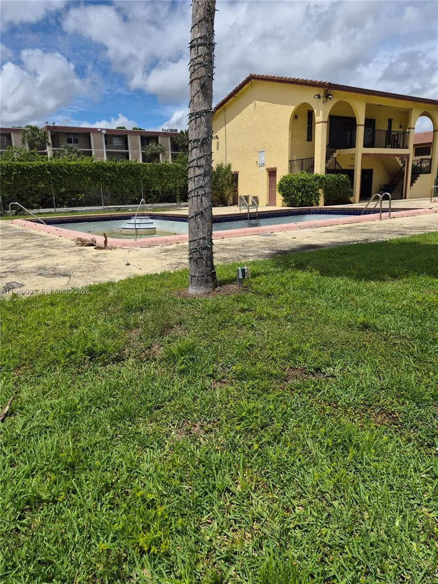 2747 NW 47th Ln #3006 Lauderdale Lakes, FL 33313