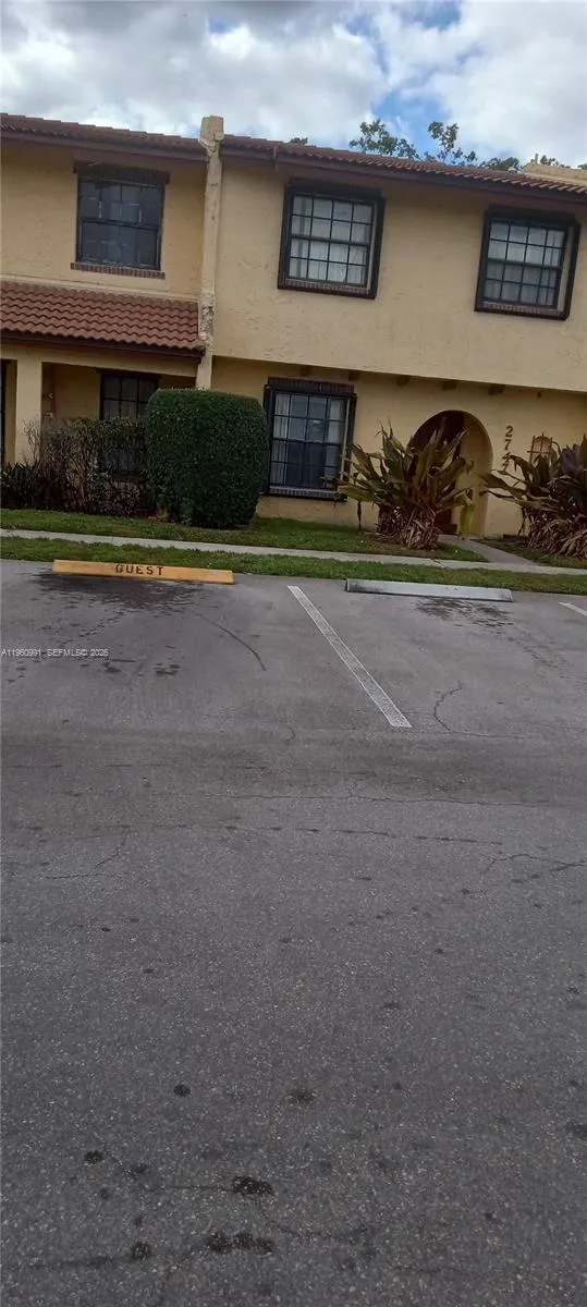 2747 NW 47th Ln #3006 Lauderdale Lakes, FL 33313