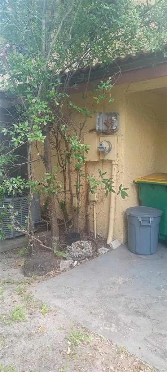 2747 NW 47th Ln #3006 Lauderdale Lakes, FL 33313