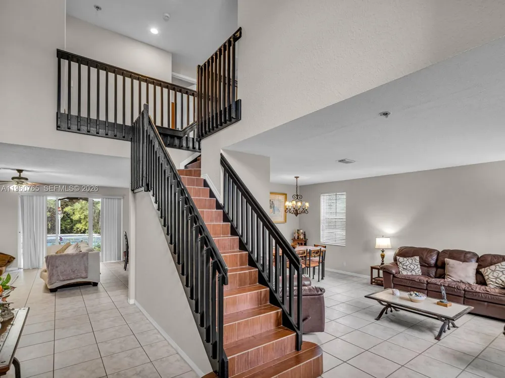 4209 Pinewood Ln Weston, FL 33331