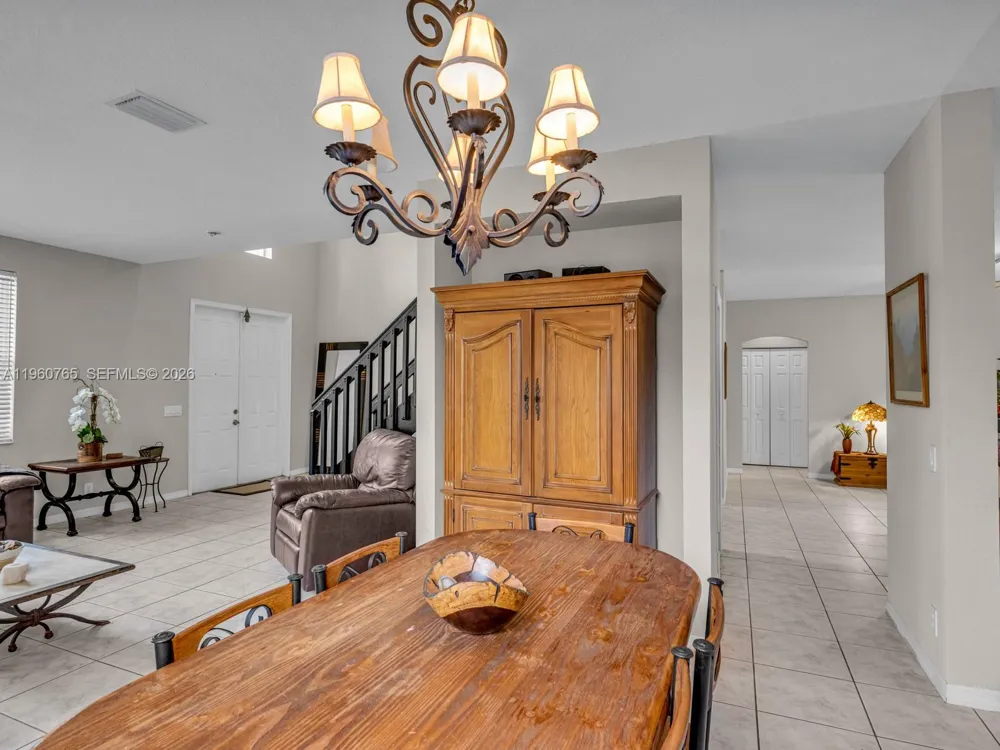 4209 Pinewood Ln Weston, FL 33331