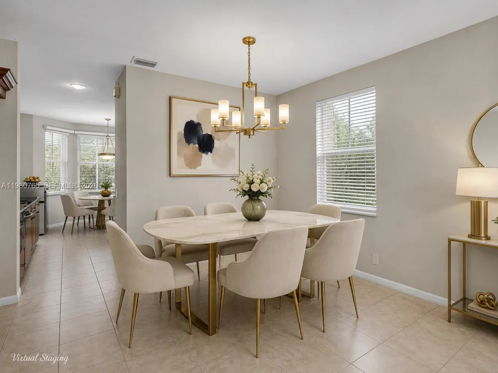 4209 Pinewood Ln Weston, FL 33331