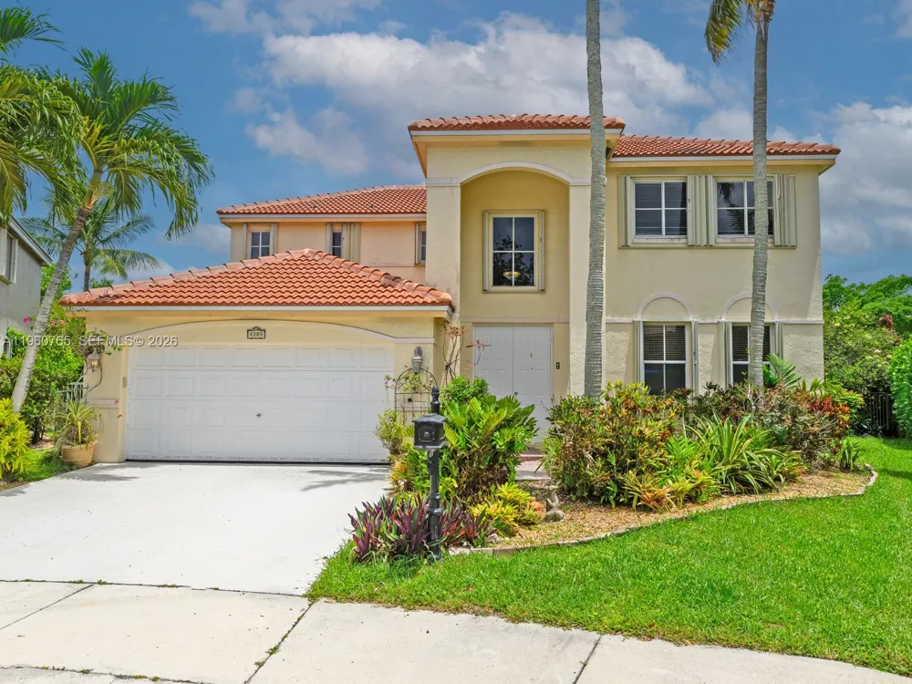 4209 Pinewood Ln Weston, FL 33331
