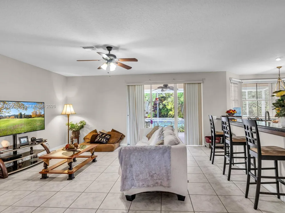 4209 Pinewood Ln Weston, FL 33331