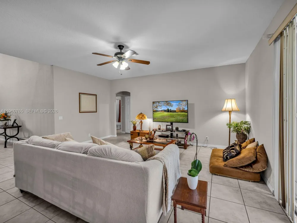 4209 Pinewood Ln Weston, FL 33331