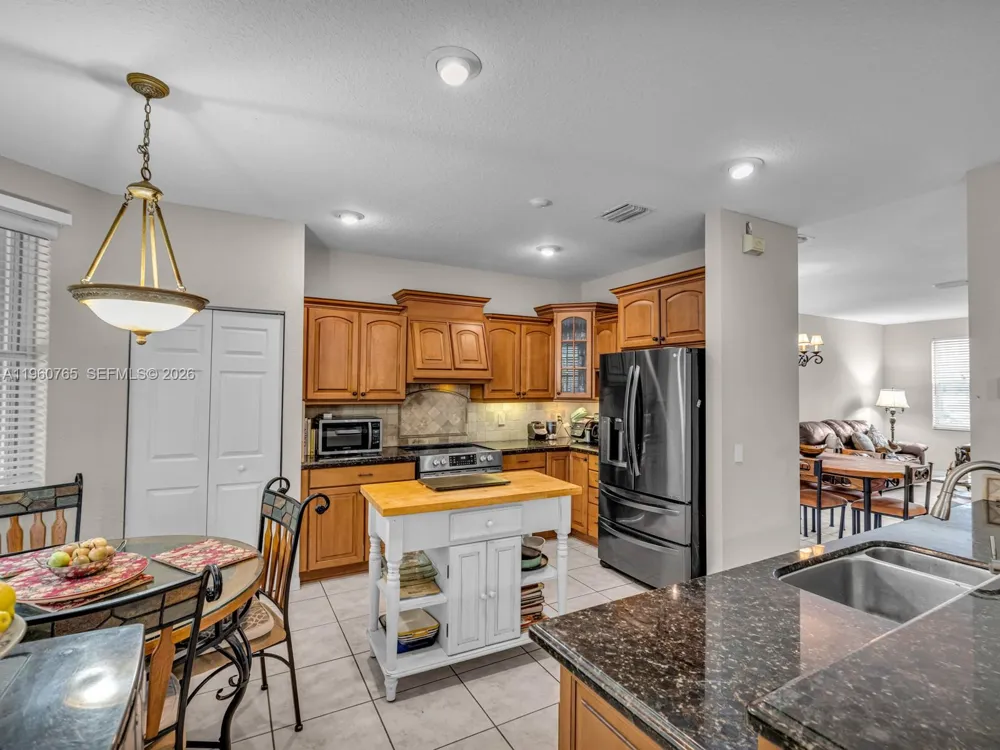 4209 Pinewood Ln Weston, FL 33331